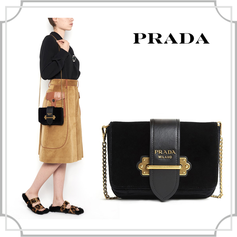 ☆LEATHER VELVET POUCH WITH GOLD HARDWARE BELT☆PRADA スーパーコピー 1BL0042ENUF0002